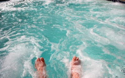 Úprava vody vo vírivke, swim spa a bazénoch — porovnanie chlórových a bezchlórových prípravkov